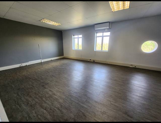 679M² OFFICE TO LET IN HALFWAY GARDENS